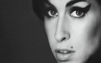 Amy Winehouse Free Wallpapers for Mobile Phones