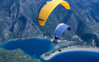 Parachuting 8K wallpaper for iPhone iPad PC