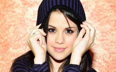 Selena Gomez 4K Background Pictures In High Quality