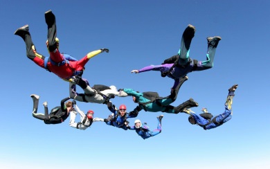 Skydiving Live Free HD Pics for Mobile Phones PC
