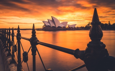 Experience the Iconic Beauty of Sydney Opera House at Sunset HD Wallpaper