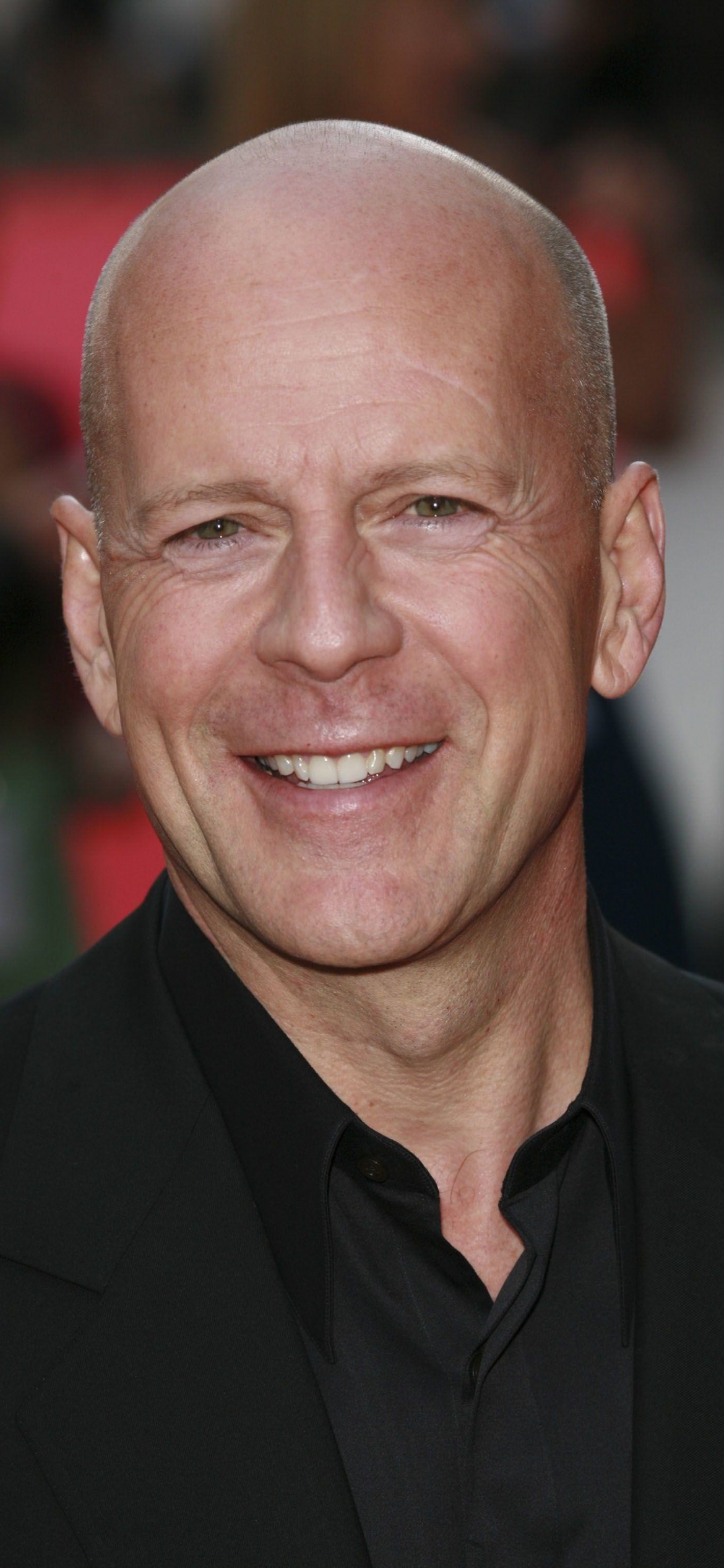 Download HD Bruce Willis 4K 2020 Wallpaper - GetWalls.io